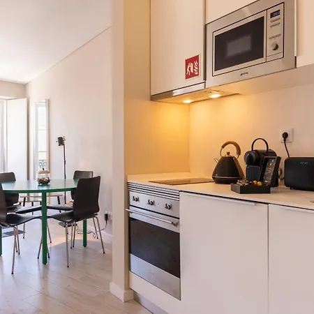 Apartament Carmo 43 *