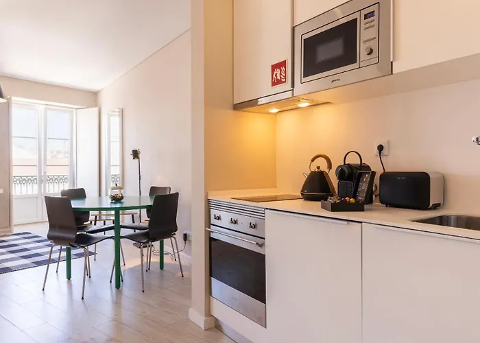 아파트 Carmo 43 *